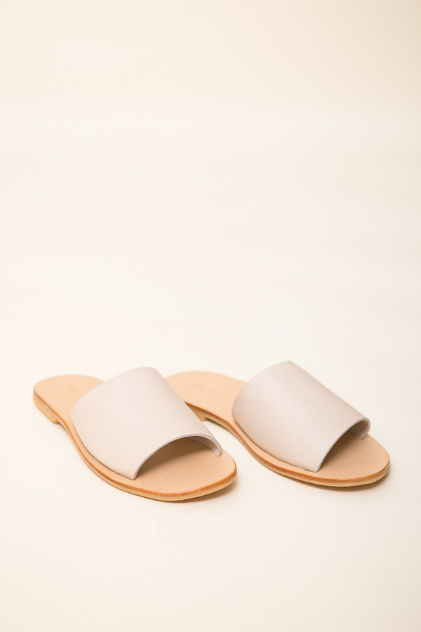 St. Agni Aiko Basic Slides / Nude Leather St. Agni Aiko Basic Slides / Nude Leather