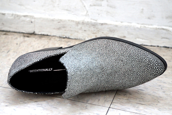 Intentionally Blank MEDS in STINGRAY EMBOSSED LEATHER Intentionally Blank MEDS in STINGRAY EMBOSSED LEATHER