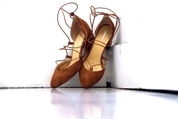 Intentionally Blank HATTER in cognac suede Intentionally Blank HATTER in cognac suede