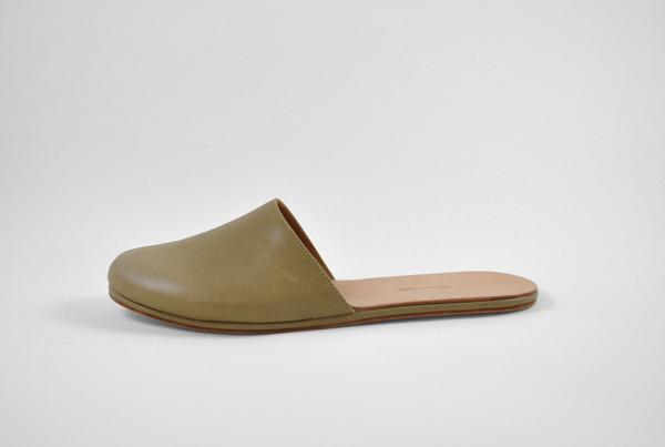 The Palatines Cognitio Mule w/thong - olive leather The Palatines Cognitio Mule w/thong - olive leather