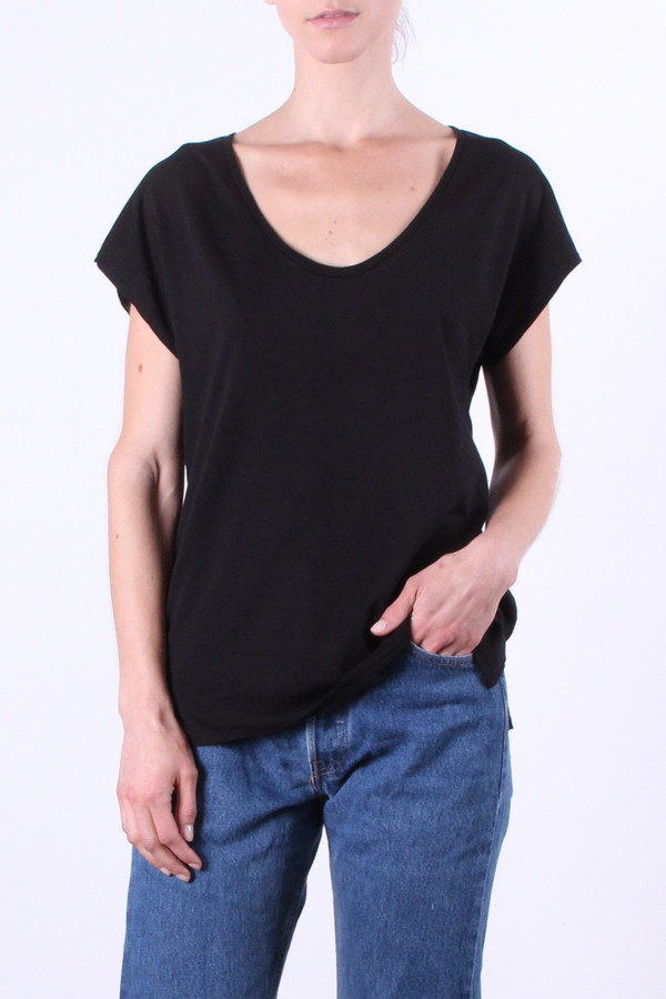 Calder Blake Pascale Tee Calder Blake Pascale Tee