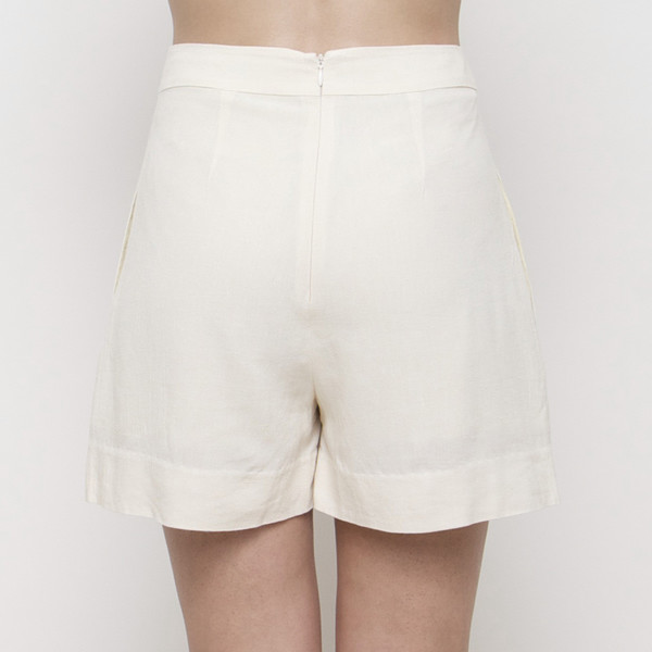 7115 apparel Pleated Shorts SS15 - Cream 7115 apparel Pleated Shorts SS15 - Cream