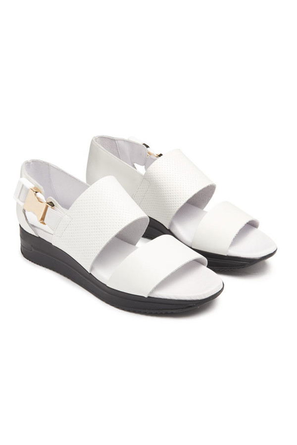 Miista Karen in White Miista Karen in White