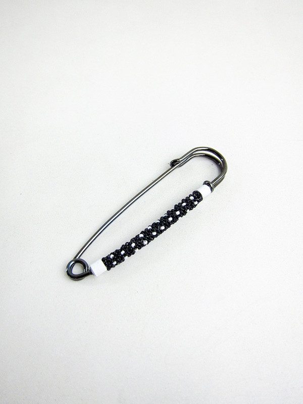 Robin Mollicone Black/White Dot Pin Robin Mollicone Black/White Dot Pin