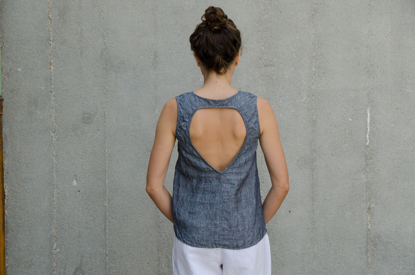 Ali Golden LINEN CUT-OUT TOP Ali Golden LINEN CUT-OUT TOP