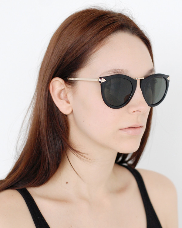 Karen Walker Harvest in Black Karen Walker Harvest in Black