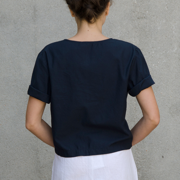 ALI GOLDEN V-NECK TOP - WHITE ALI GOLDEN V-NECK TOP - WHITE