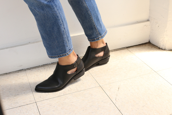 Intentionally Blank FINC BOOTIE BLACK Intentionally Blank FINC BOOTIE BLACK