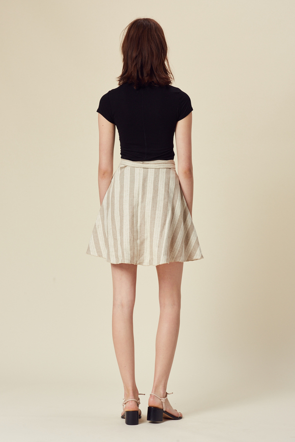 Stil. Mini San Pedro Skirt in Natural Stripe Stil. Mini San Pedro Skirt in Natural Stripe