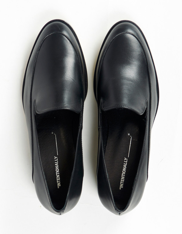 Intentionally Blank Temple Loafer Black Intentionally Blank Temple Loafer Black