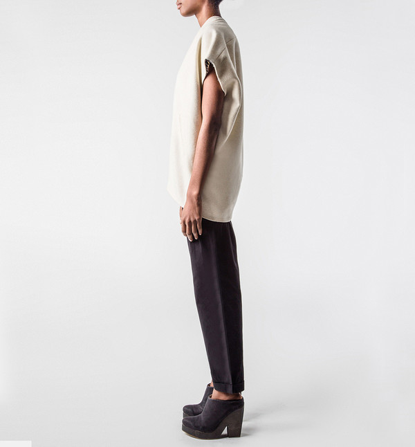 H. Fredriksson Round Vest Ivory H. Fredriksson Round Vest Ivory