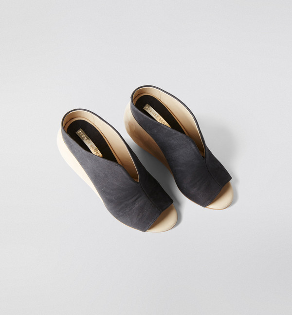 Sydney Brown Round Wedge Sydney Brown Round Wedge