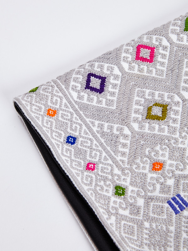 RYE STELA WOVEN CLUTCH RYE STELA WOVEN CLUTCH