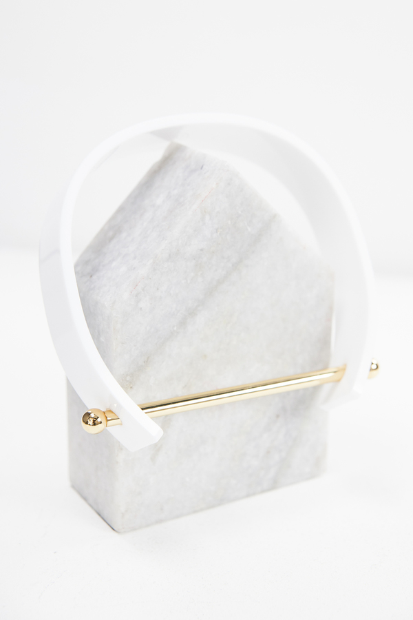 Aana Janakis Collar - White and Gold Aana Janakis Collar - White and Gold