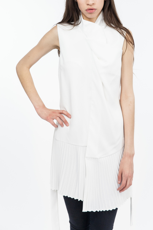 TY-LR The Sculptured Top - White TY-LR The Sculptured Top - White