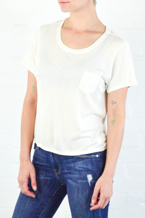 FRAME Denim Le Easy Tee in Blanc FRAME Denim Le Easy Tee in Blanc