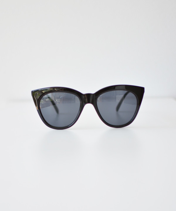 Le Specs Halfmoon Magic Sunglasses Le Specs Halfmoon Magic Sunglasses