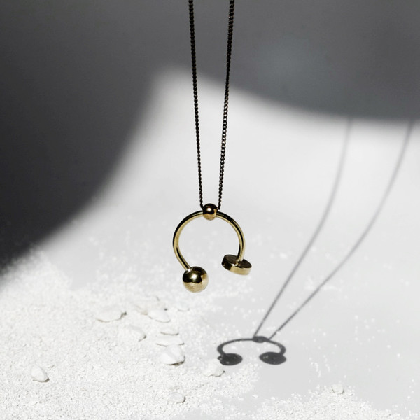 7115 by Szeki Disc + Sphere U Necklace J16 7115 by Szeki Disc + Sphere U Necklace J16