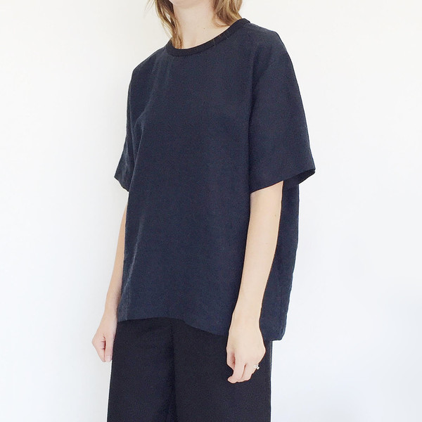 Johan b Navy Linen T-shirt Johan b Navy Linen T-shirt