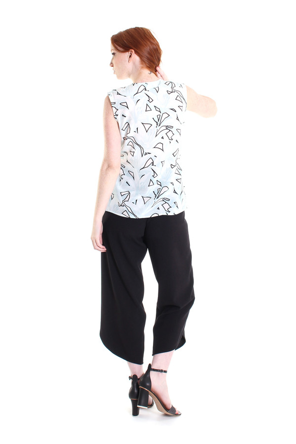 Silvae Korsmo top in graphic lily print Silvae Korsmo top in graphic lily print