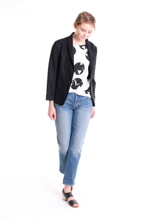 The Podolls Latitude blazer in black The Podolls Latitude blazer in black