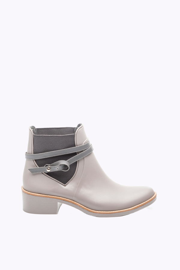 Bernardo Peony rainboot in driftwood Bernardo Peony rainboot in driftwood