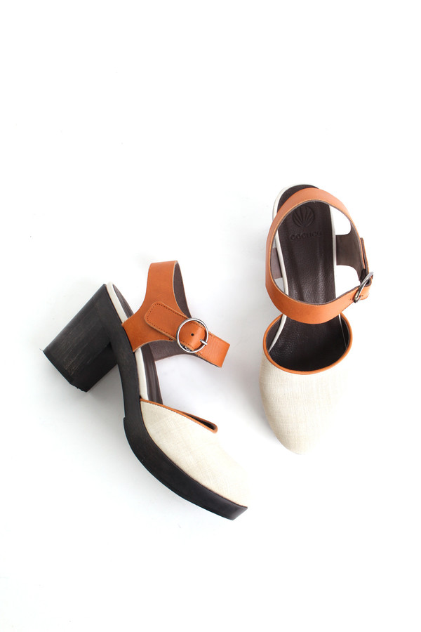 Saffron clog in ecru/caramel Saffron clog in ecru/caramel