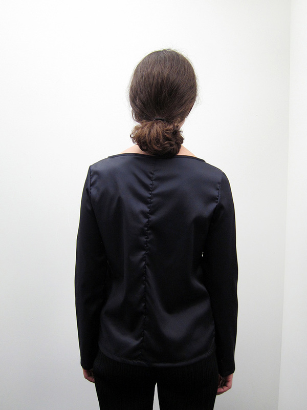 Kahle High V-Neck L/S Tee Kahle High V-Neck L/S Tee