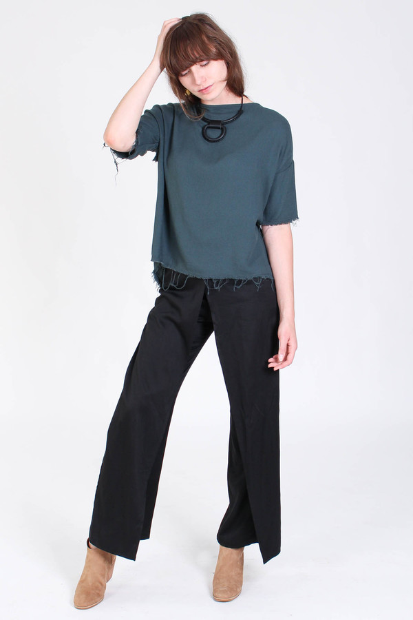 Black Crane Square top in dark shadow Black Crane Square top in dark shadow