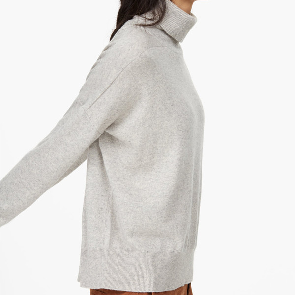 closed turtleneck closed turtleneck