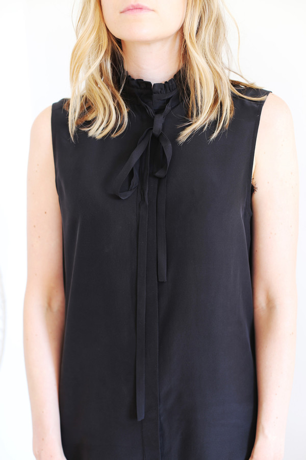 FRAME Denim Ruffle Neck Sleeveless Blouse FRAME Denim Ruffle Neck Sleeveless Blouse