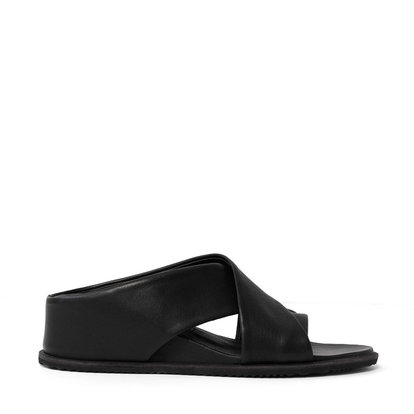 The Onyx - Black The Onyx - Black