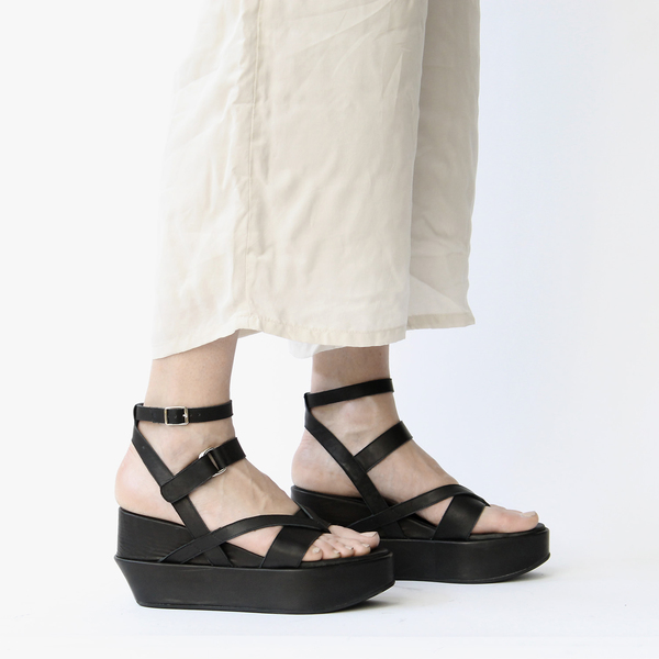 LD Tuttle The Beat Platform - Black LD Tuttle The Beat Platform - Black