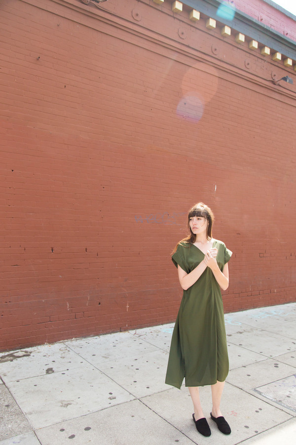 esby banks silk kimono dress in olive esby banks silk kimono dress in olive