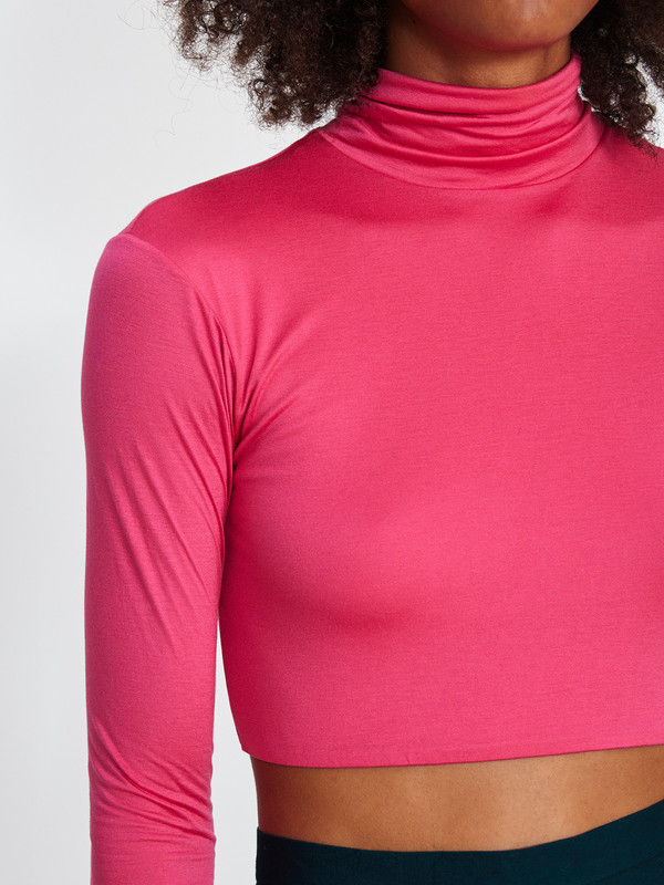 WYMANN CROPPED TURTLENECK / FUCHSIA WYMANN CROPPED TURTLENECK / FUCHSIA