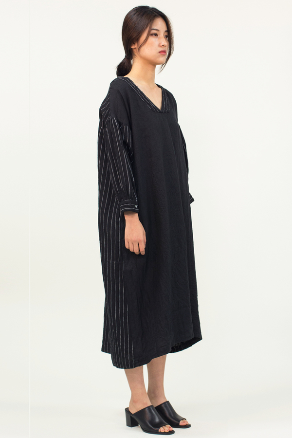 Universal Tissu Reversible Linen Dress- Black Universal Tissu Reversible Linen Dress- Black