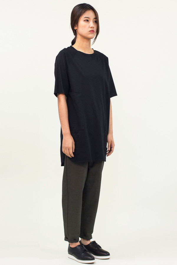 Universal Tissu Oversized Pocket Top- Black Universal Tissu Oversized Pocket Top- Black