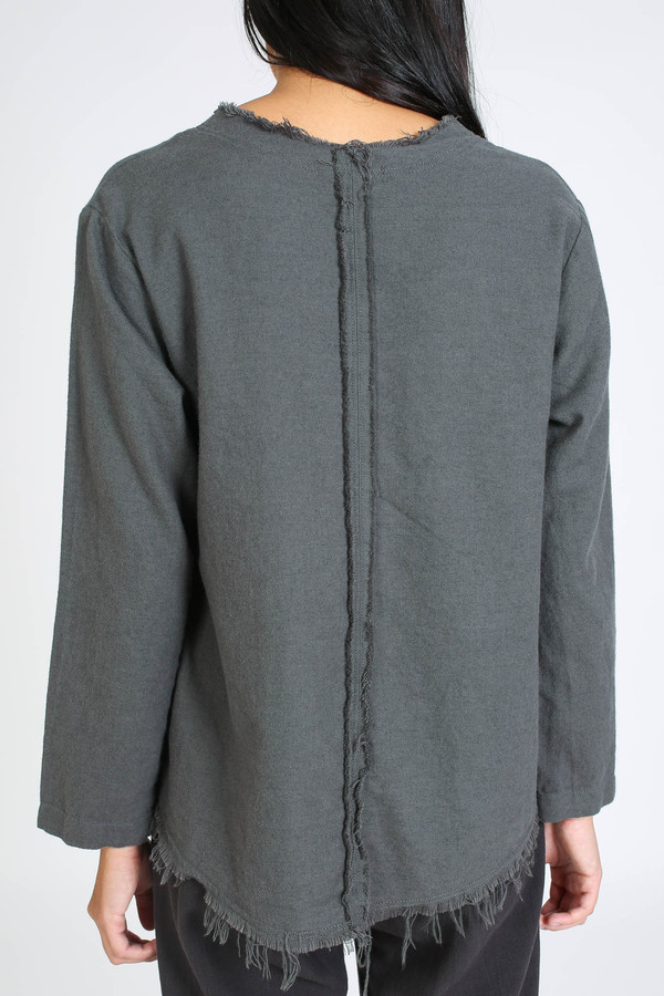Black Crane Wide top in dark shadow Black Crane Wide top in dark shadow