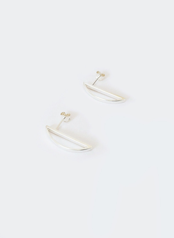 Mute Object Half Circle Stud Earrings Mute Object Half Circle Stud Earrings