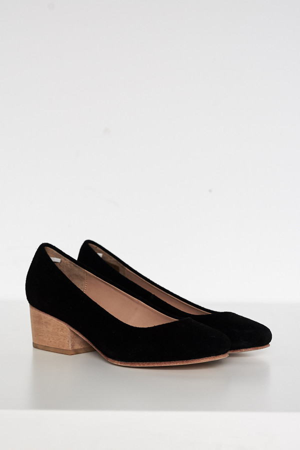 Suede Eleanor Pump - Black Suede Eleanor Pump - Black