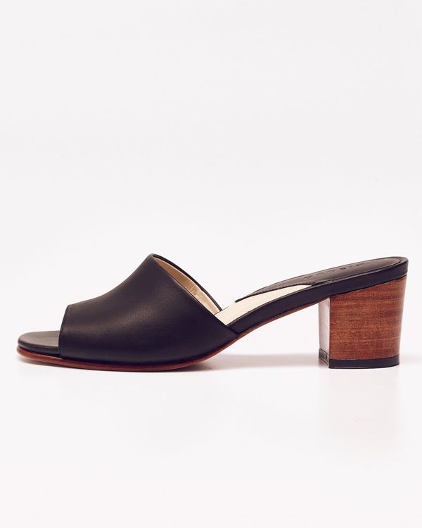 Nisolo Elizabeth Slide Noir - What's It Worth Nisolo Elizabeth Slide Noir - What's It Worth