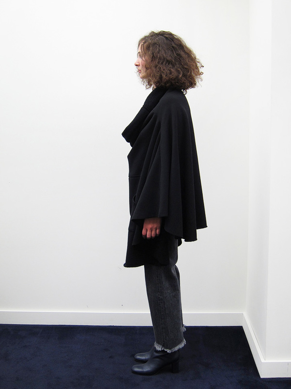 BLESS Sweaterponcho, Black BLESS Sweaterponcho, Black
