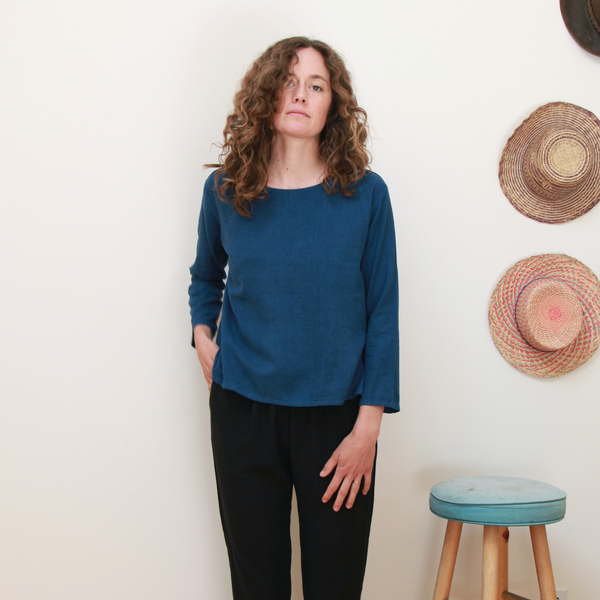 Me & Arrow Basic top - Deep Ocean Me & Arrow Basic top - Deep Ocean