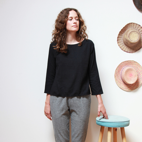 Me & Arrow Basic top - Black Me & Arrow Basic top - Black
