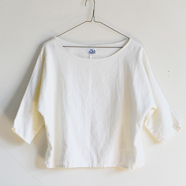 Me & Arrow Dolman 3/4 Sleeve Top Off white Me & Arrow Dolman 3/4 Sleeve Top Off white