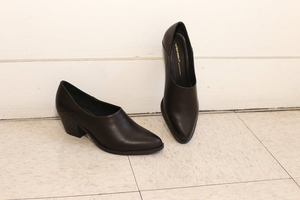 Intentionally Blank HERA Black Intentionally Blank HERA Black