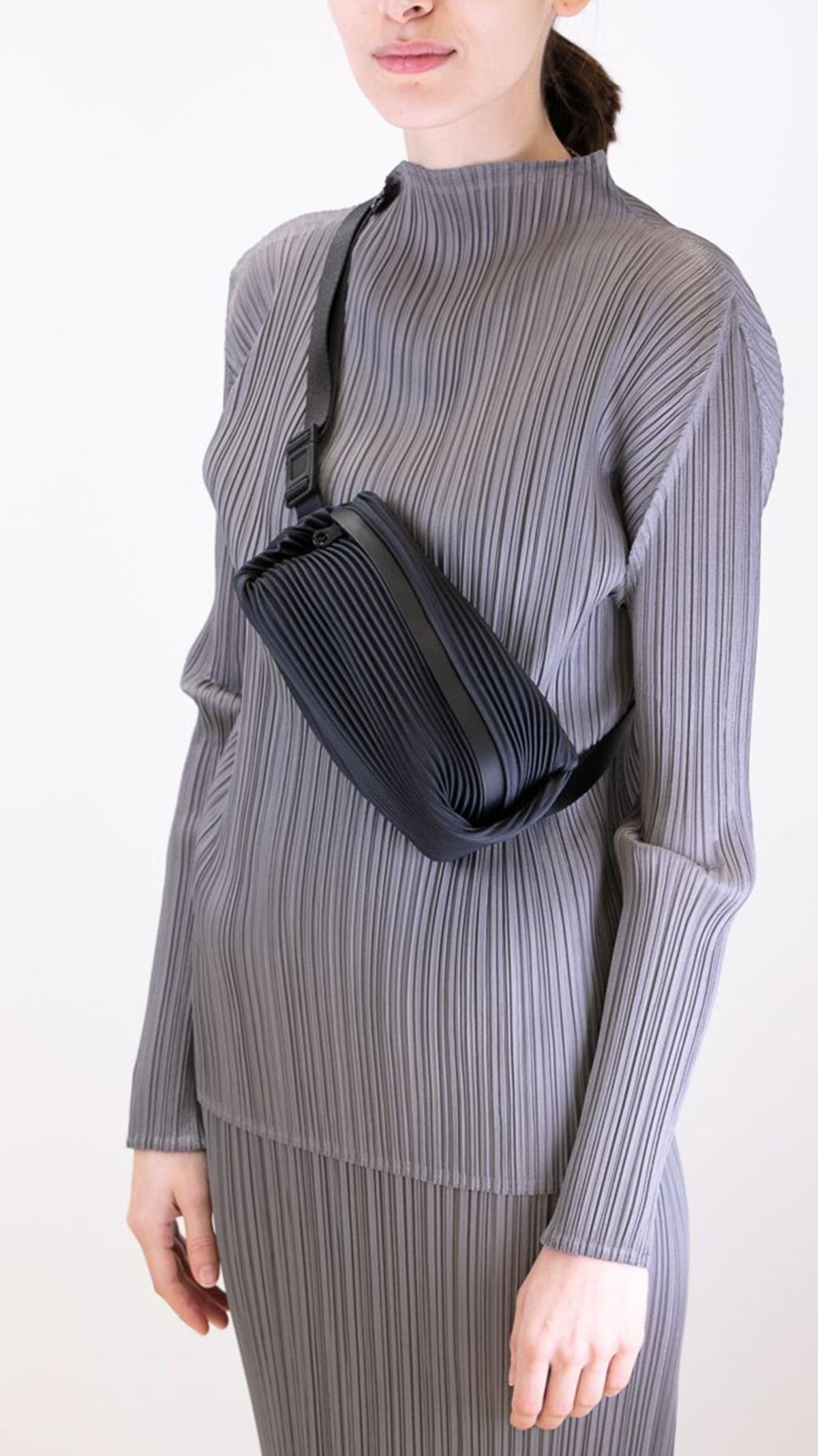 bias pleats backpack