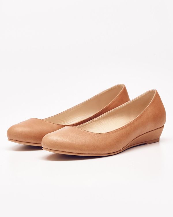 Nisolo Mendez Flat Almond 5 for 5 Nisolo Mendez Flat Almond 5 for 5