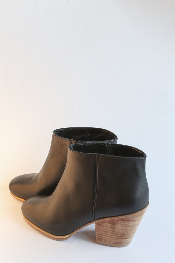 Rachel Comey Mars Classic Boot in Black/Natural Rachel Comey Mars Classic Boot in Black/Natural