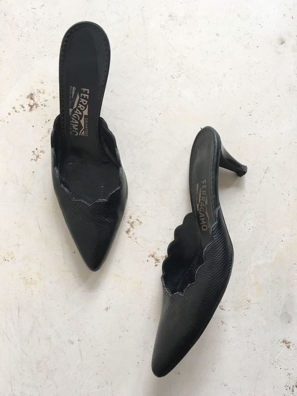 The Shudio Vintage Black Ferragamo Scallop Kitten Heels (Sz 7) The Shudio Vintage Black Ferragamo Scallop Kitten Heels (Sz 7)